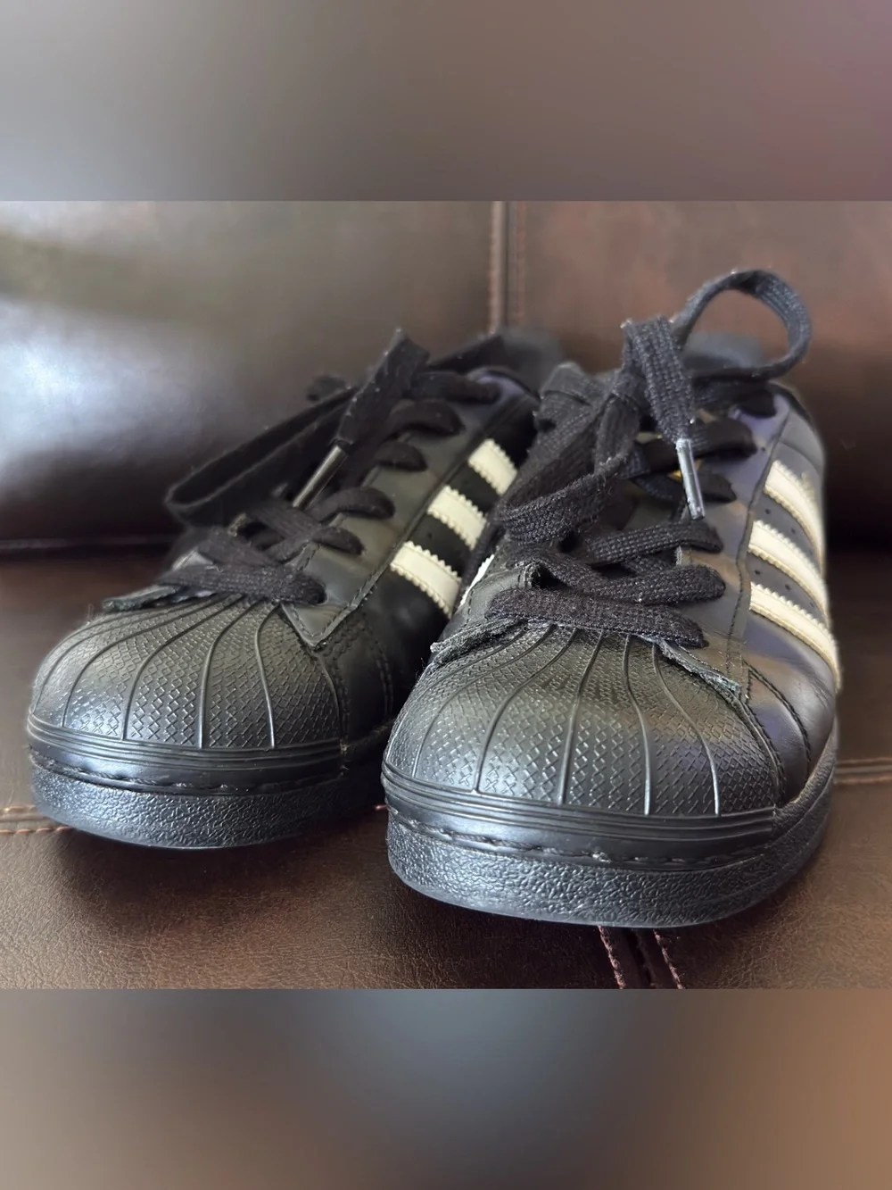 Adidas Superstar core black white leather sneakers/ classic shell toe size 6